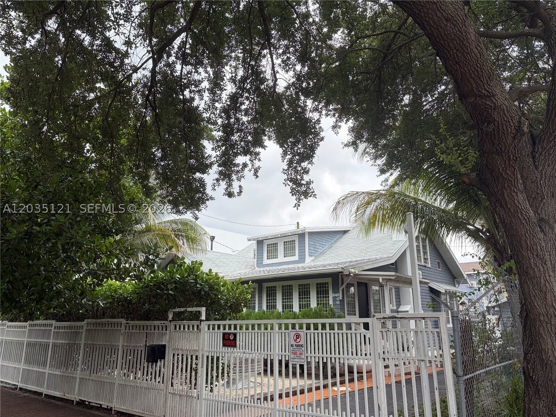 Miami, Florida, United States 2 - 18155525