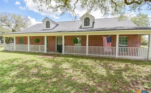 House in Louise, Texas, United States 1