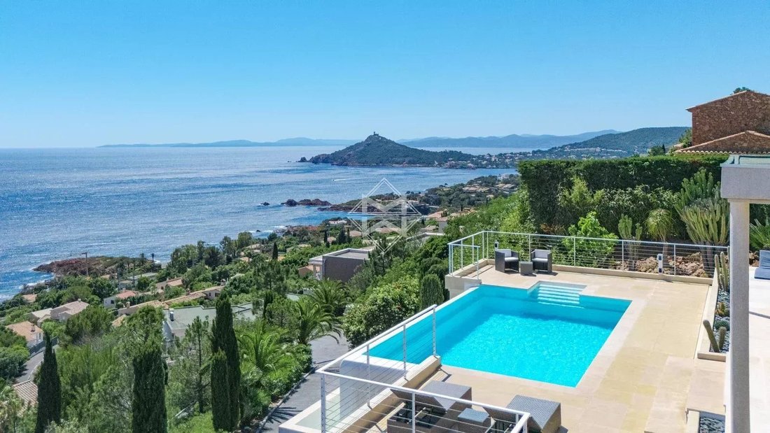Villa in Le Dramont-Agay-Anthéor-Le Trayas, Saint-Raphaël, France 3 - 18160761