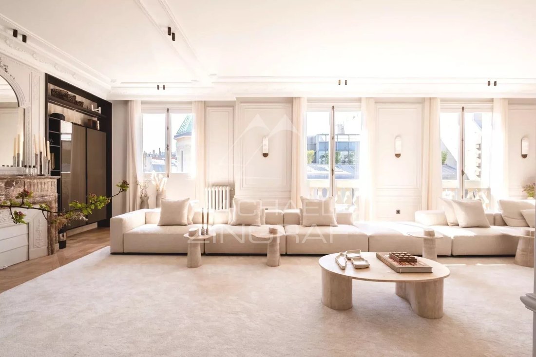 Apartment in Triangle d'Or, Paris 8e Arrondissement, Paris 5 - 18156453