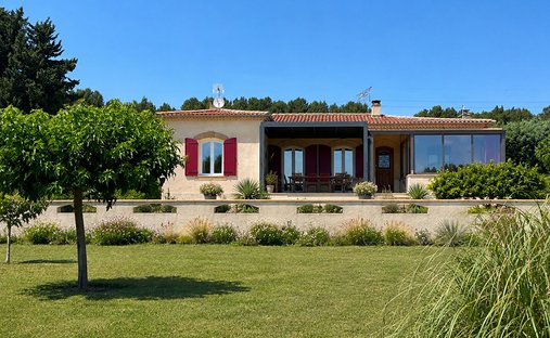 House in Zone Urbaine, Lambesc, France 1