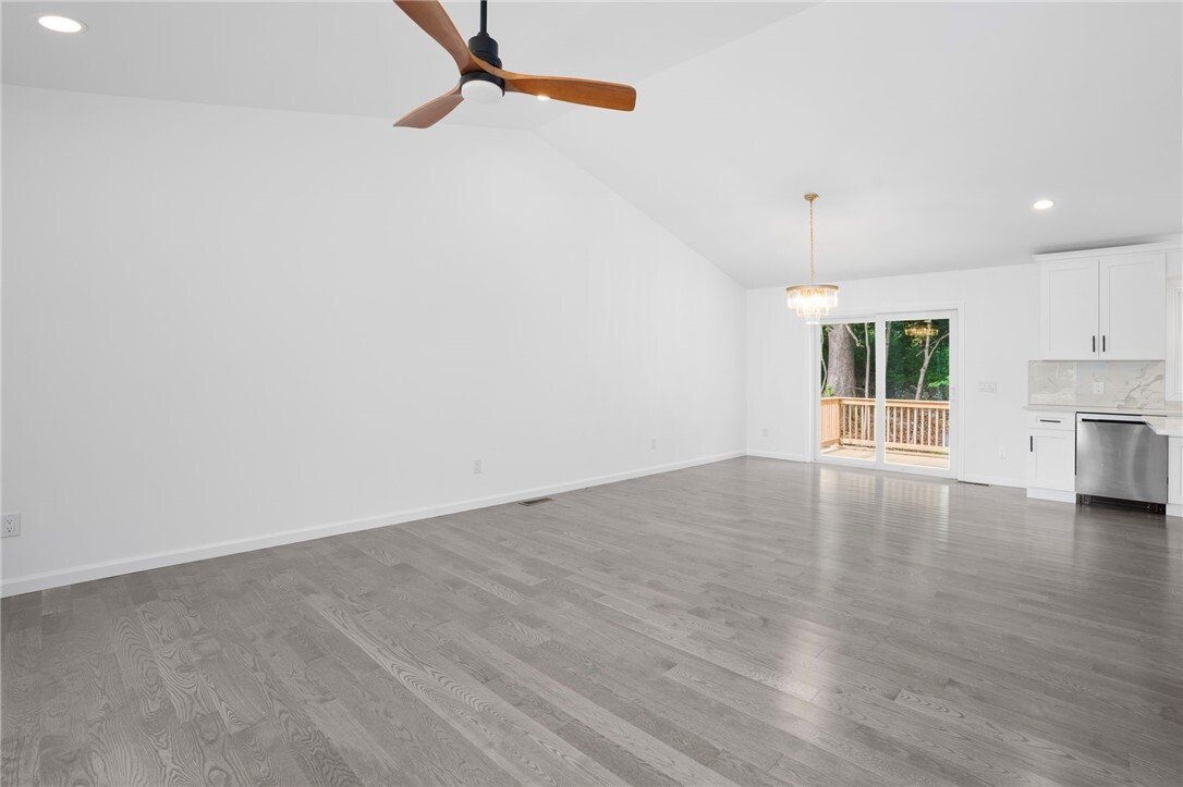 House in Johnston, Rhode Island, United States 3 - 18157885