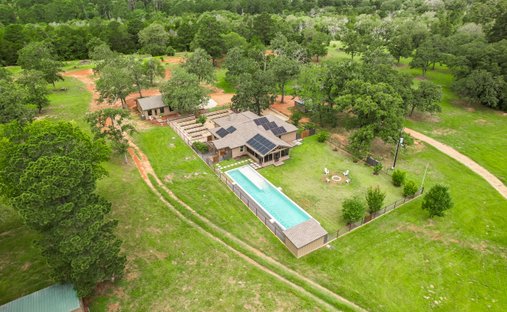 Farm Ranch in Smithville, Texas, United States 1