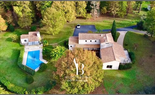 House in Saint Ausone-Saint Martin-Saint Gelais, Angoulême, France 1