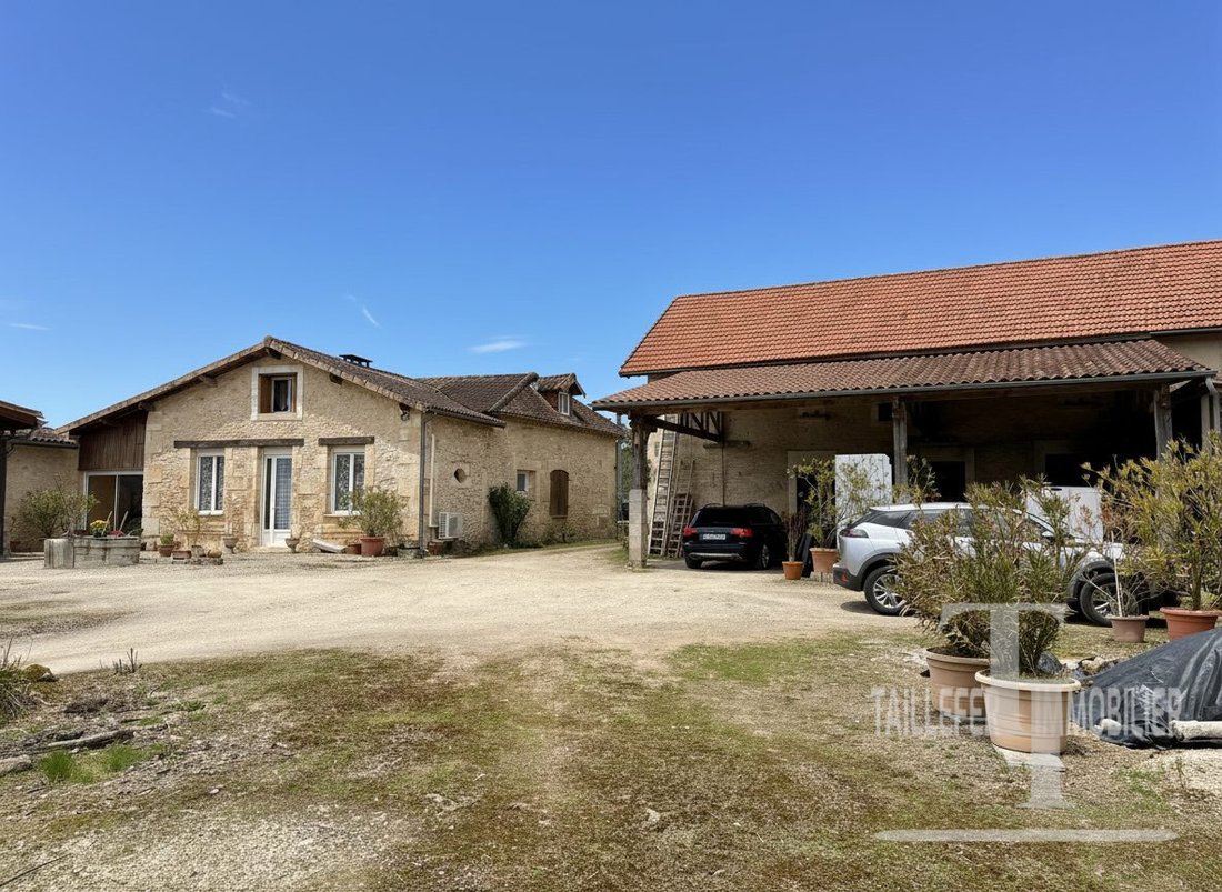 House in Antonne-et-Trigonant, Nouvelle-Aquitaine, France 1 - 17561854