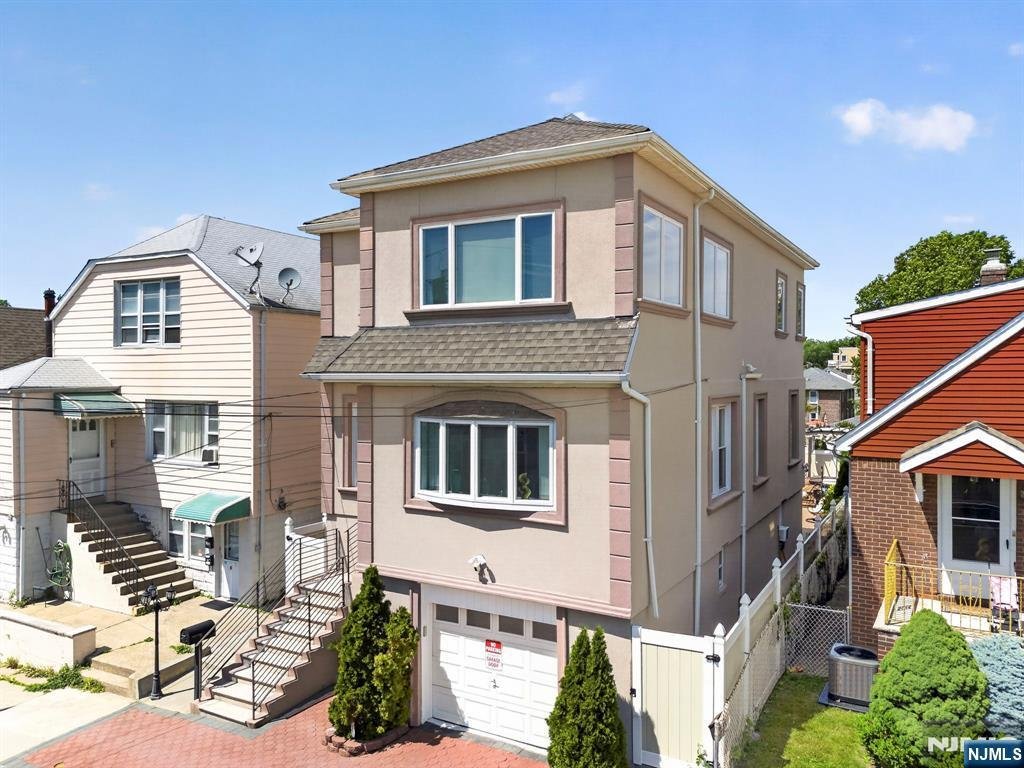 Apartment in Cliffside Park, New Jersey, United States 2 - 18156380