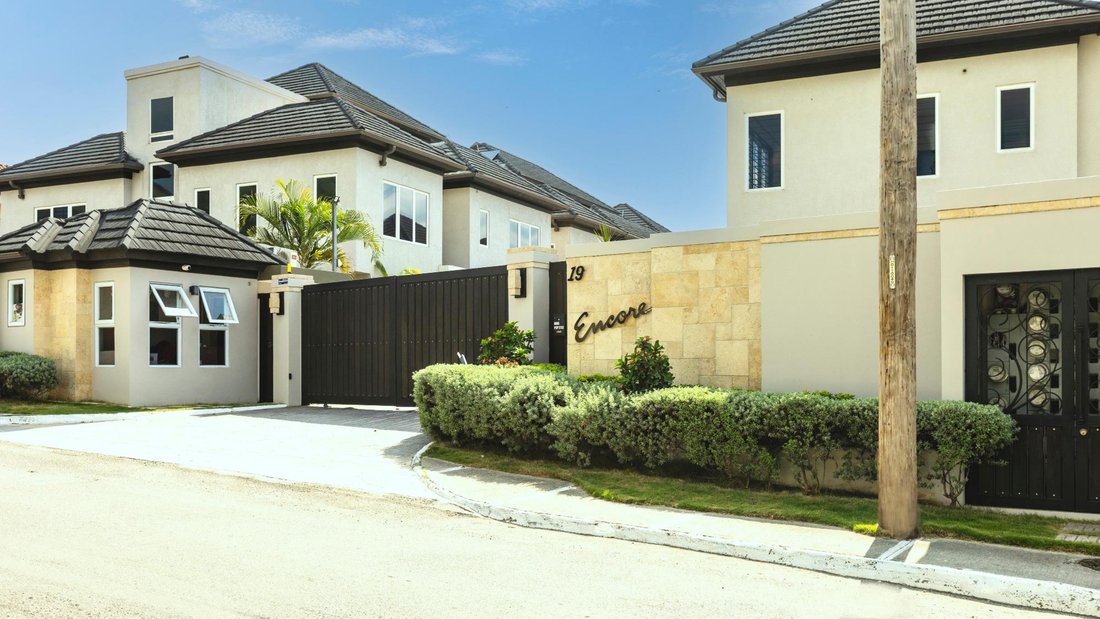 House in Kingston 7, Jamaica 3 - 17753435