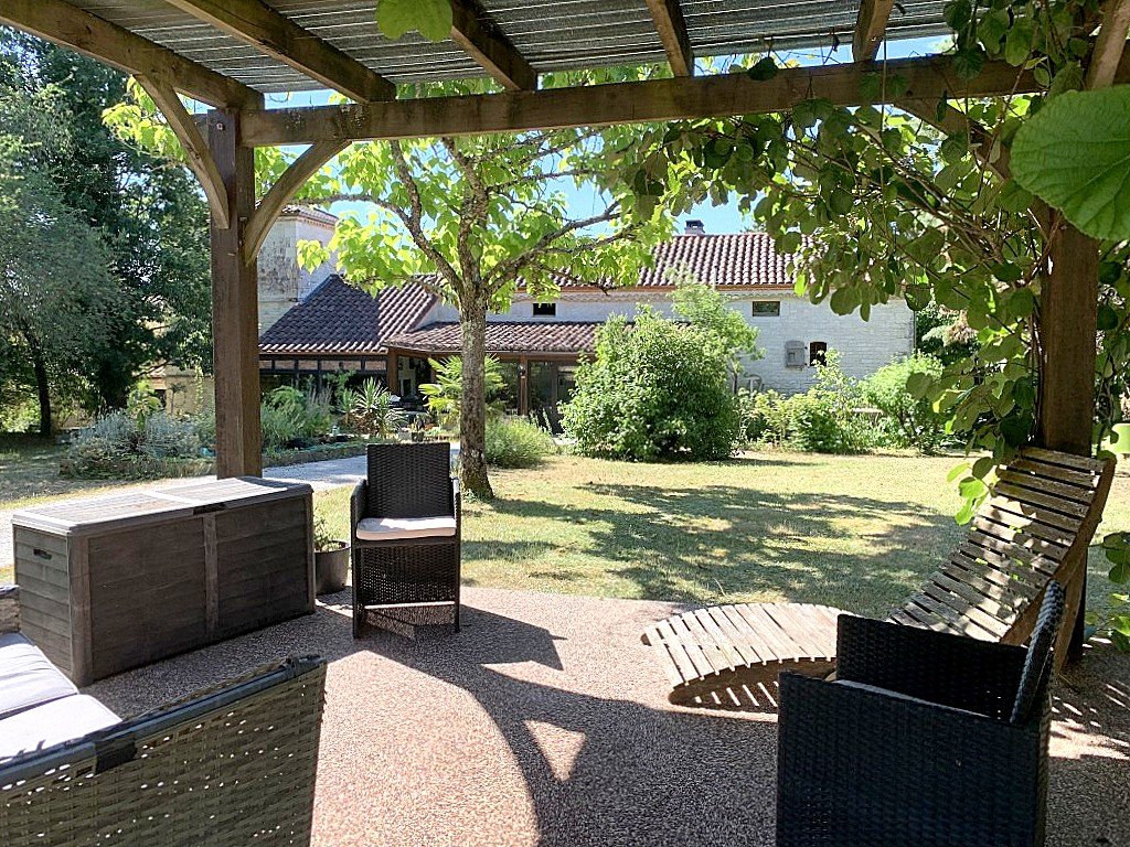 Villa in Montcuq, Montcuq-en-Quercy-Blanc, France 4 - 18157008