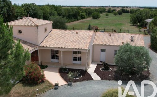 Casa a Montroy, Nuova Aquitania, Francia 1