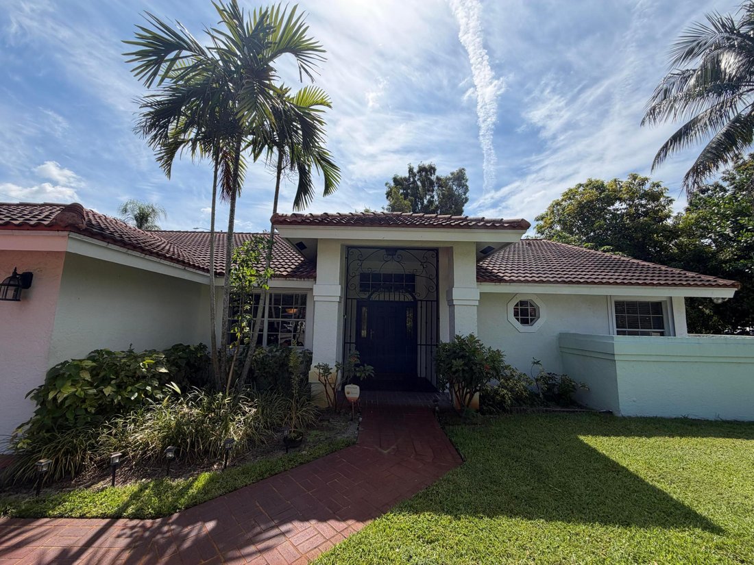 House in Palm Springs, Florida, United States 3 - 18166886