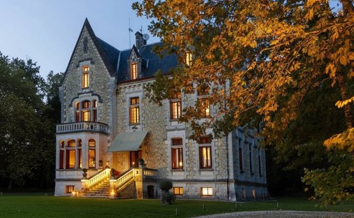 Castle in Puyrousseau-Les Vergnes-Le Toulon, Perigueux, France 1