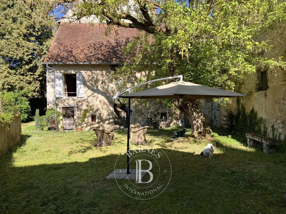 Estate in Mehun-sur-Yevre, Centre-Val de Loire, France 5 - 18168913