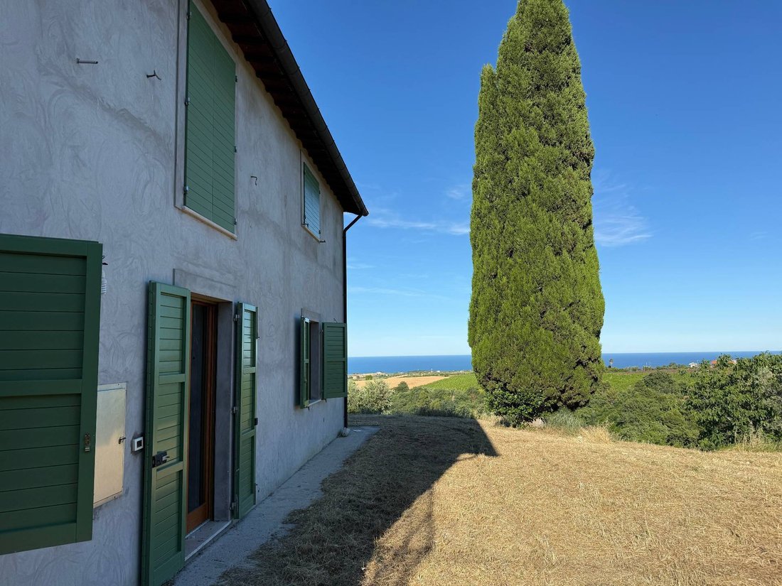 Country House in Ripatransone, Marche, Italy 4 - 17110981