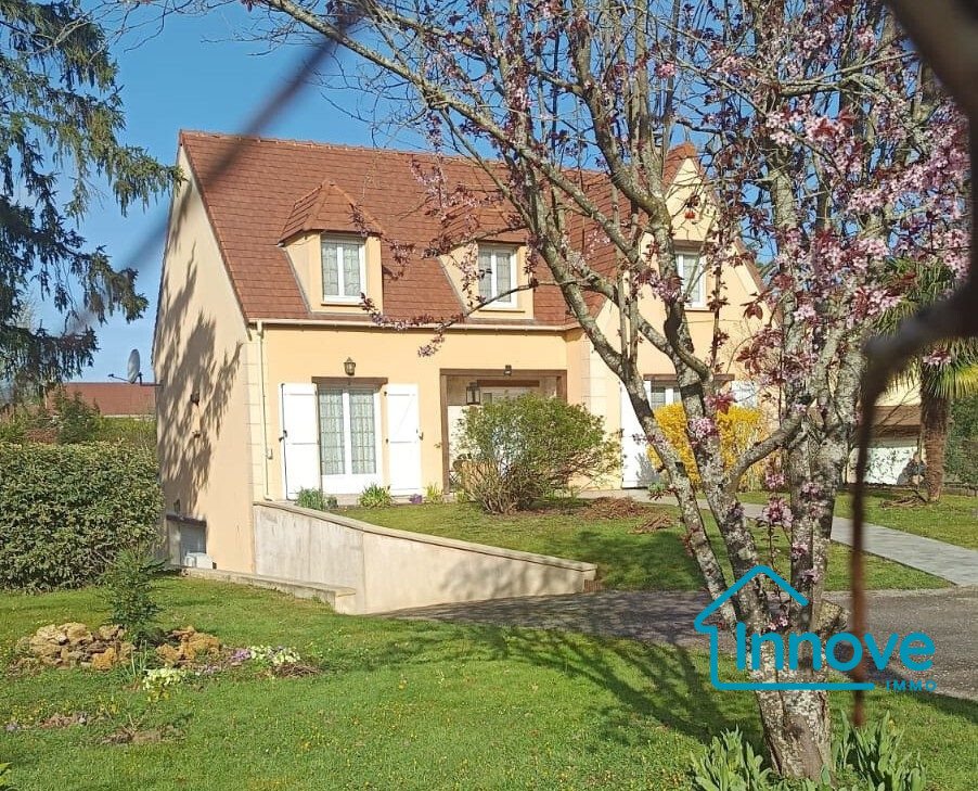 House in Les Essarts-le-Roi, Ile-de-France, France 1 - 18161935