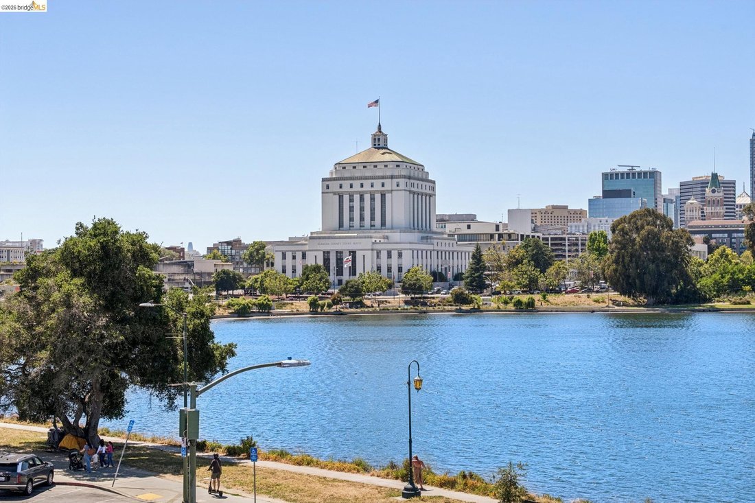 Condo in Oakland, California, United States 4 - 18167095