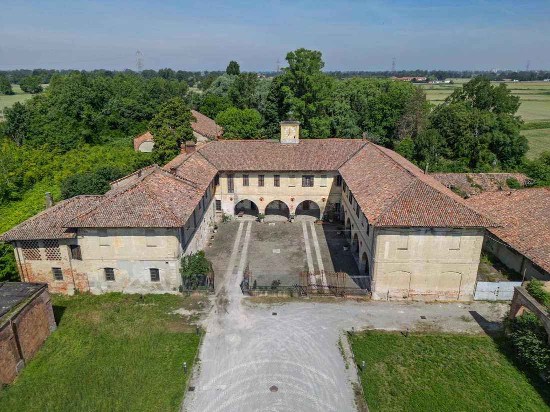 Villa in Rozzano, Lombardy, Italy 3 - 18161476