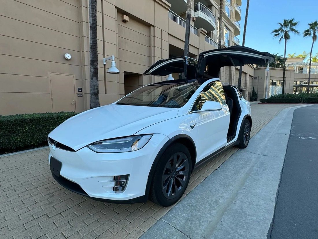 Suv in Riverside, CA, United States 3 - 18168878