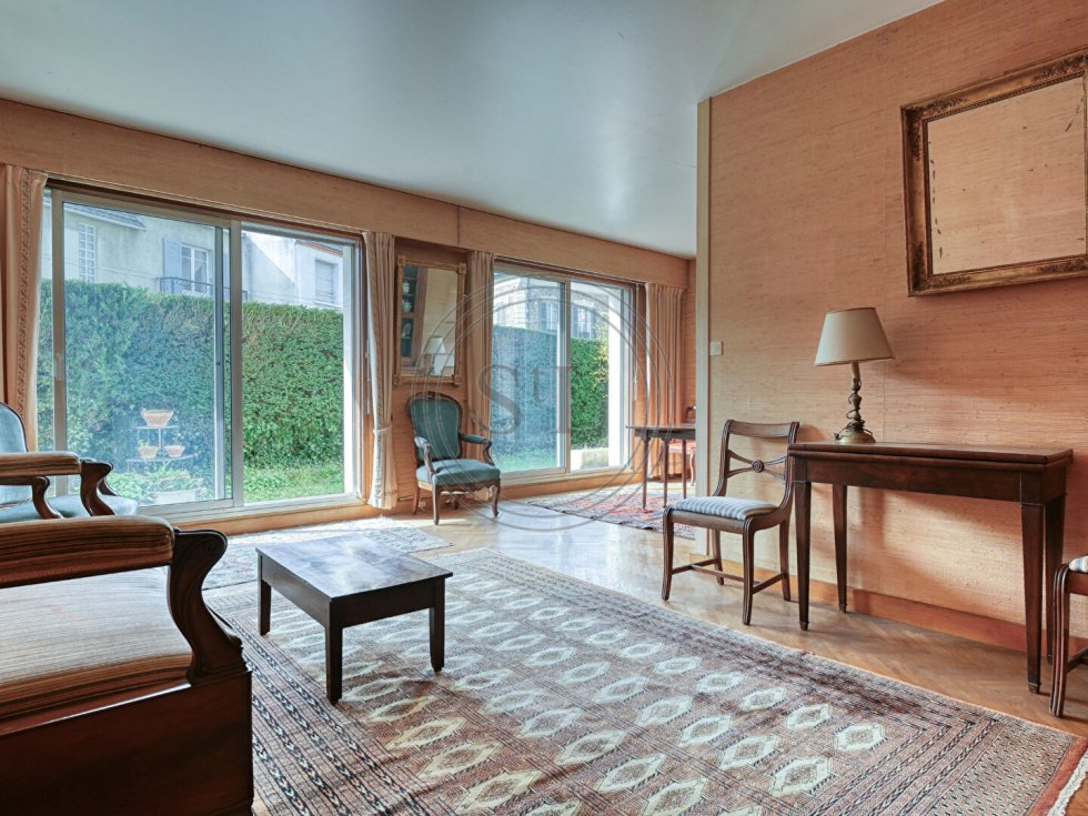 Apartment in Domaine National du Château, Versailles, France 5 - 18167369