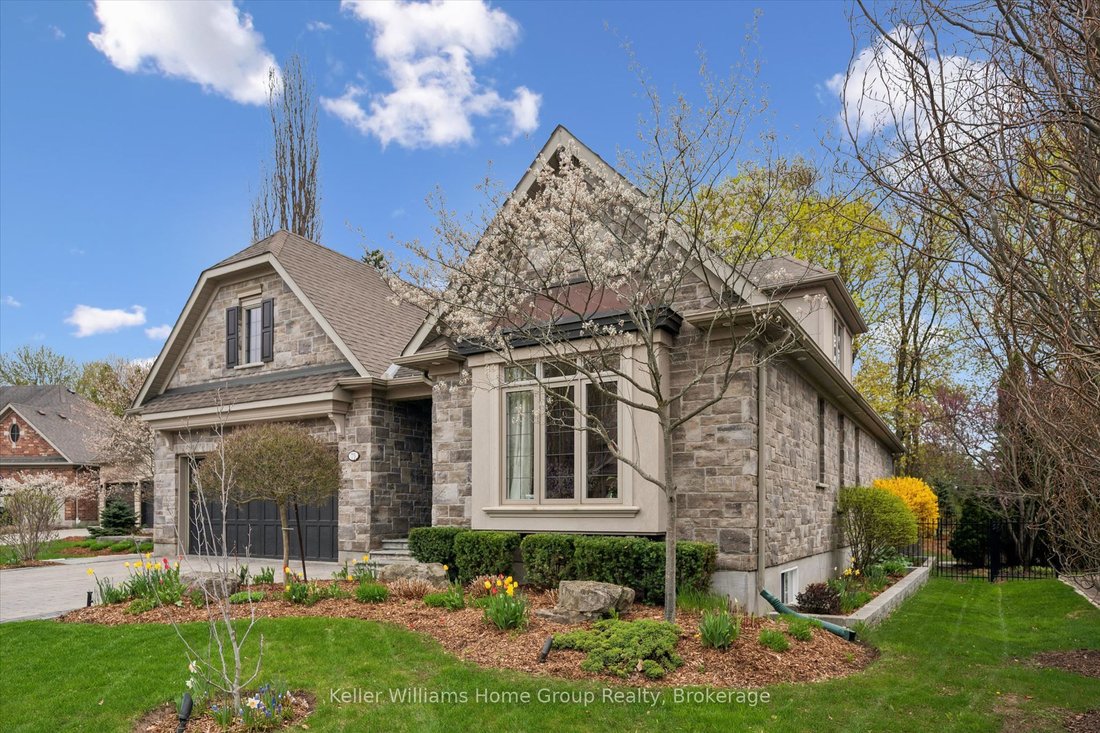 House in Guelph, Ontario, Canada 2 - 18154879