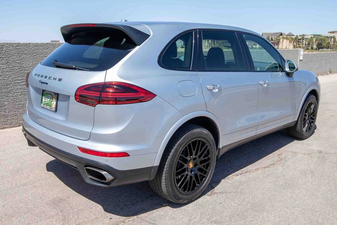 Suv in Las Vegas, NV, United States 5 - 18160994