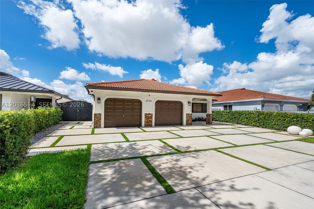 House in Miami Lakes, Florida, United States 4 - 18165075