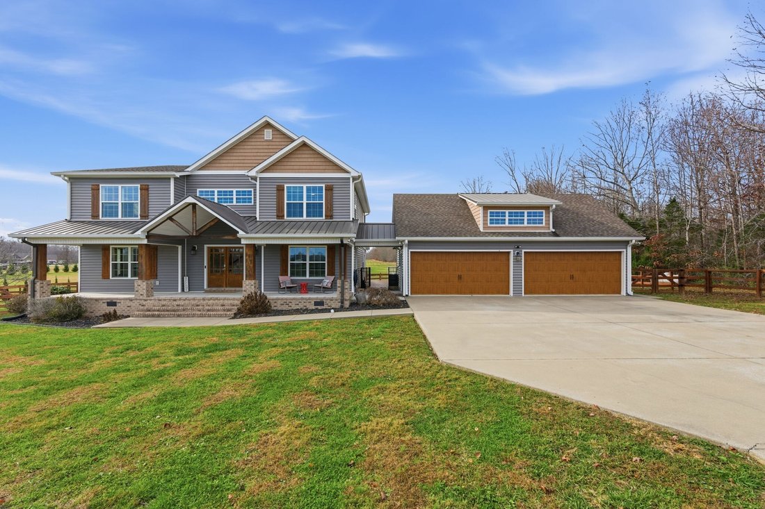 House in Manchester, Tennessee, United States 1 - 18159862
