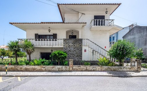 Villa in Carregado e Cadafais, Lisbon, Portugal 1
