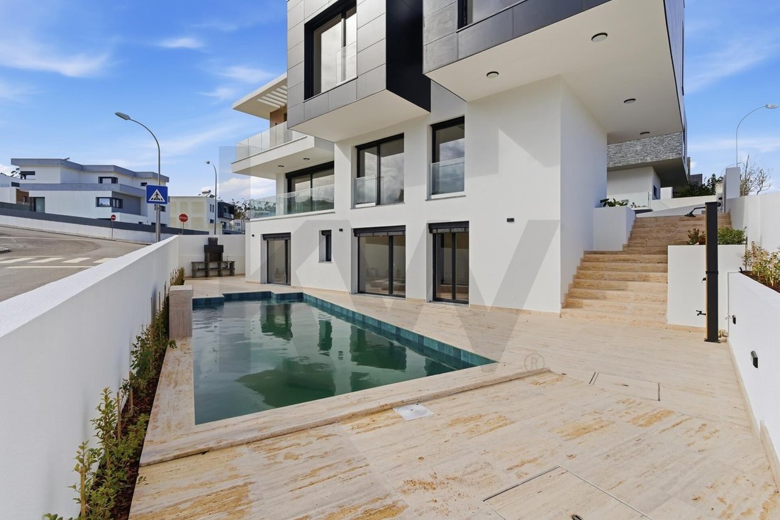 House in Belas, Lisbon, Portugal 2 - 18159955