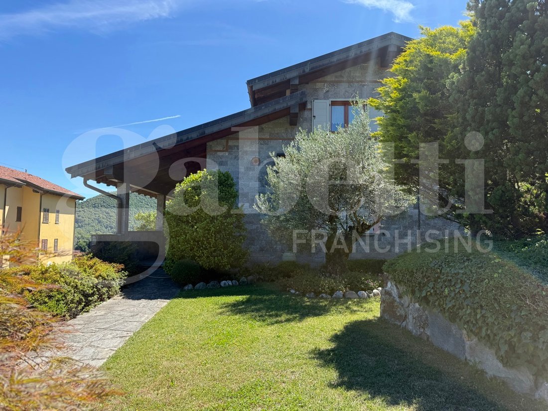 Villa in Asso, Lombardy, Italy 2 - 18042378