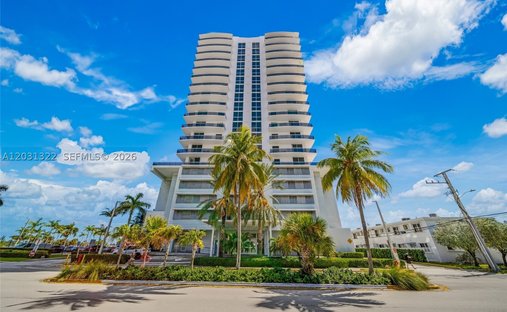 Condo in Miami Beach, Florida, United States 1