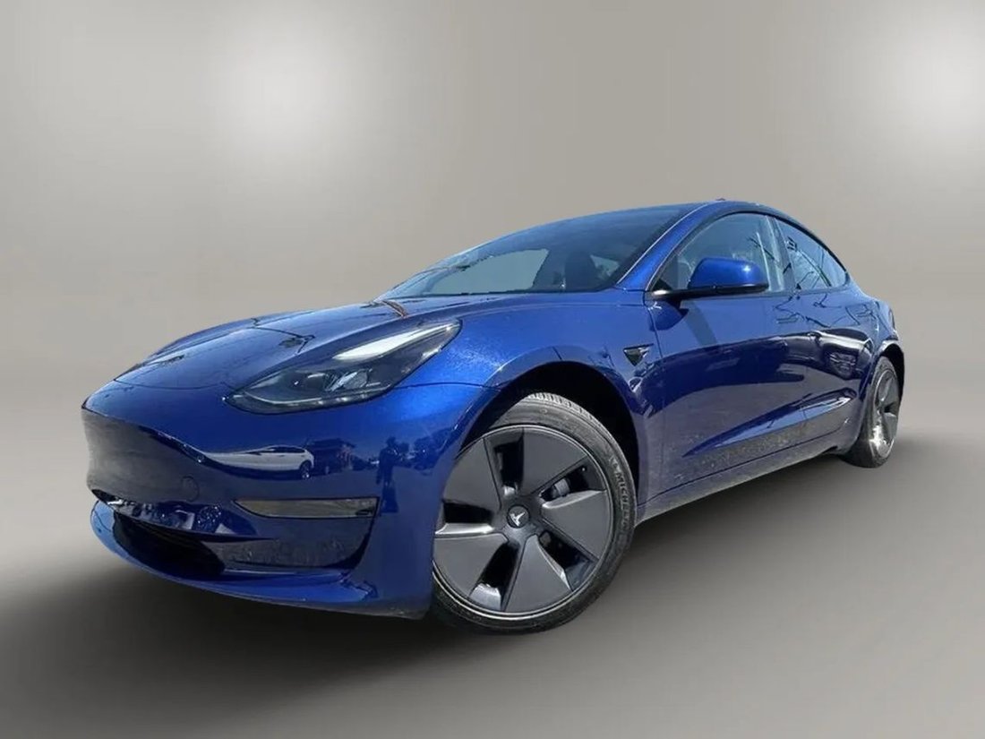 Sedan in Riverside, CA, United States 1 - 18170343