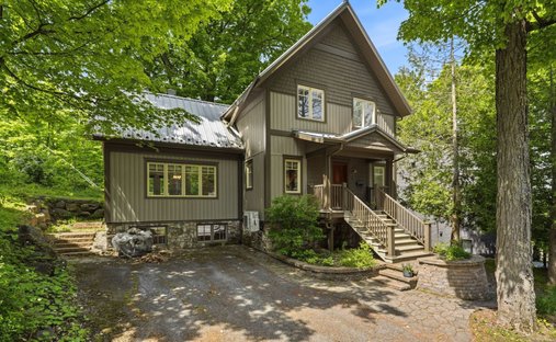House in Bromont, Quebec, Canada 1