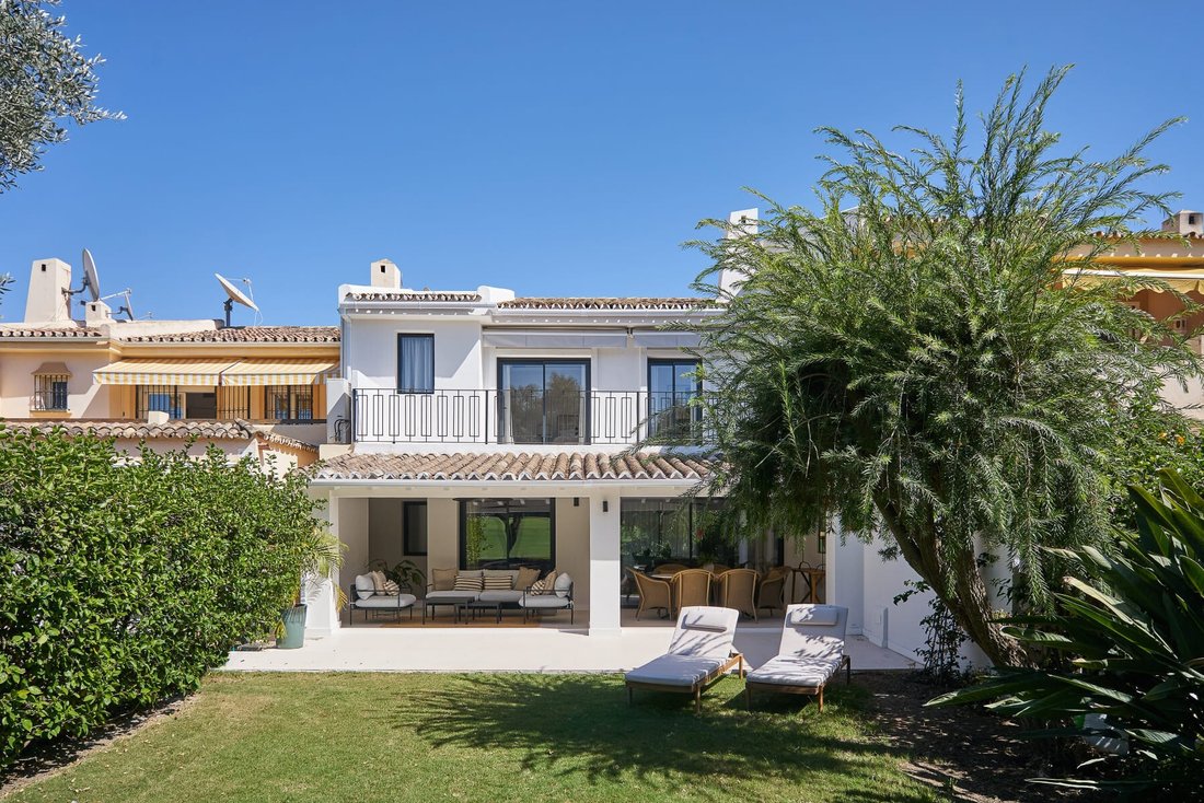 Townhouse in Nueva Andalucia, Marbella, Spain 2 - 18163681