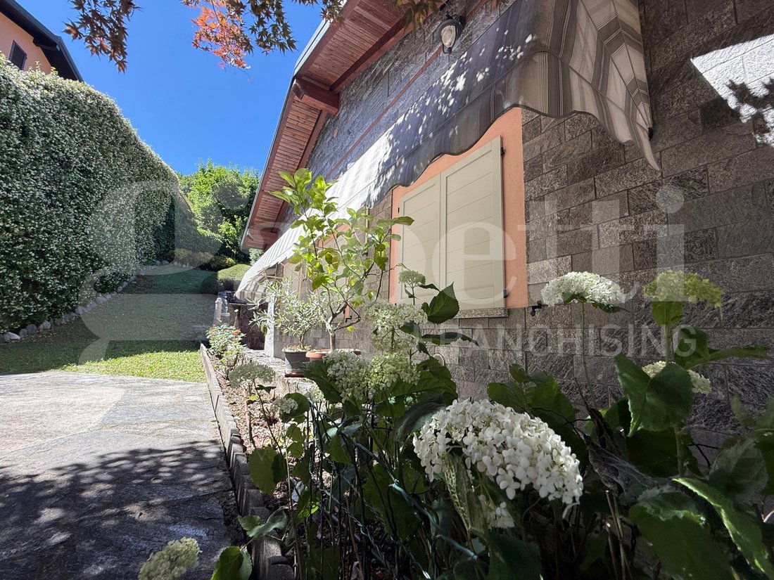Villa in Asso, Lombardy, Italy 5 - 18042378