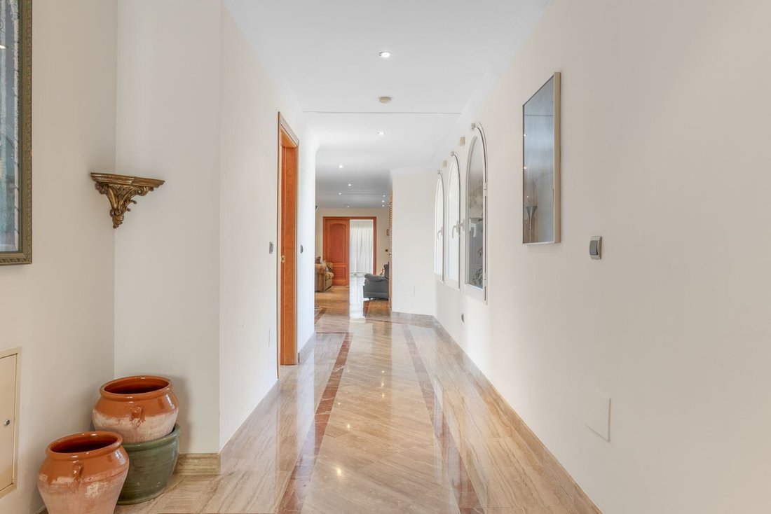 Villa in Benahavis, Andalusia, Spain 1 - 18156526