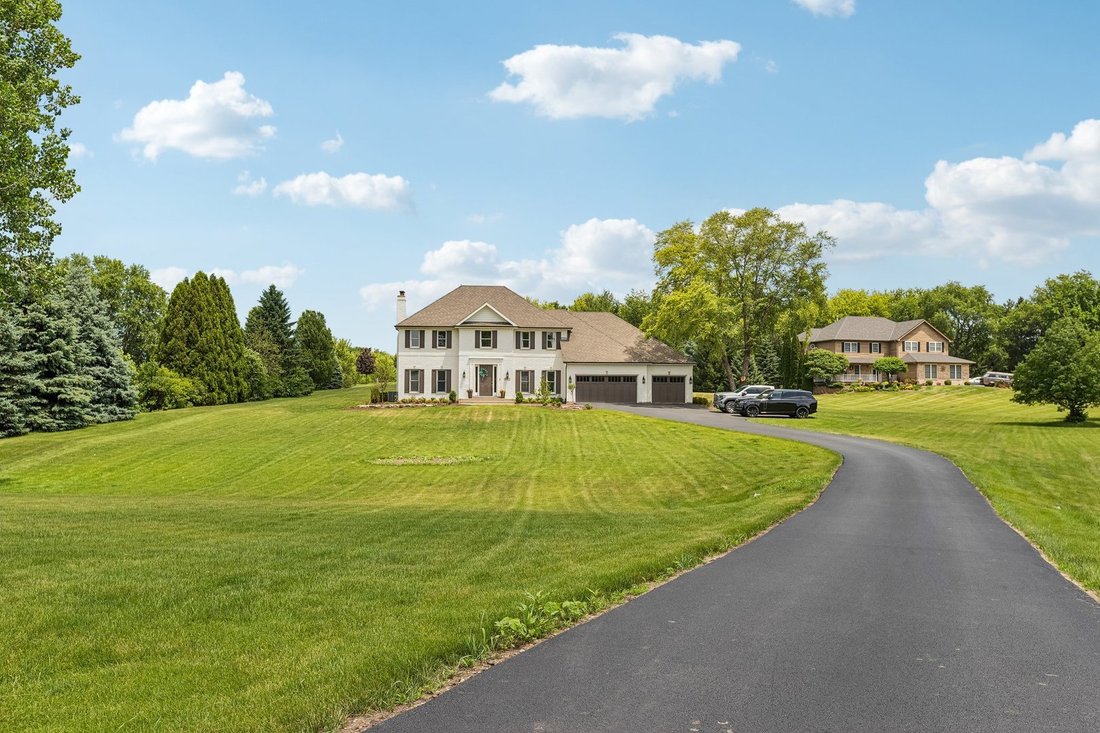 House in Campton Hills, Illinois, United States 4 - 18159497