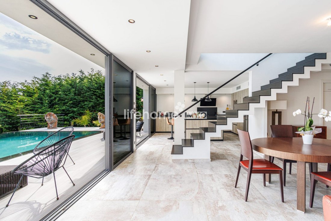Villa in Tourrettes-sur-Loup, Provence-Alpes-Côte d'Azur, France 4 - 16942023