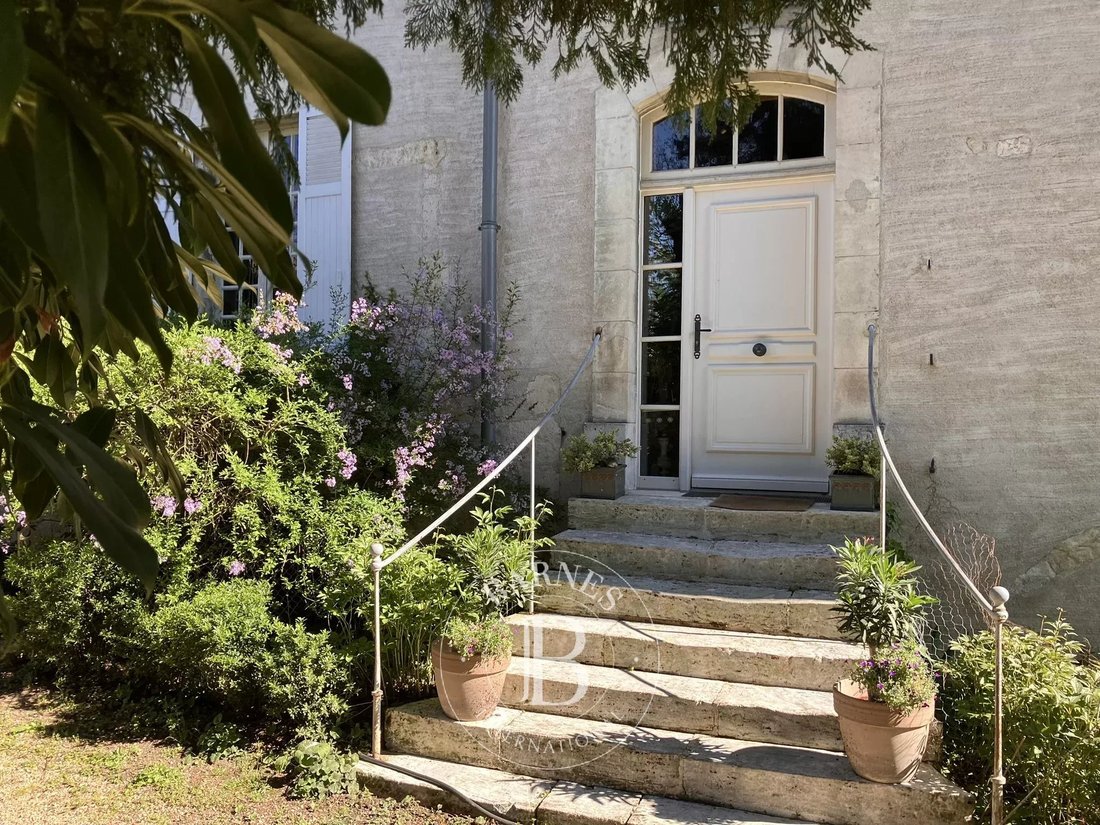 Estate in Mehun-sur-Yevre, Centre-Val de Loire, France 3 - 18168913