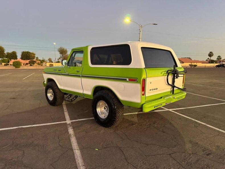 Suv in Glendale, United States 3 - 18162449