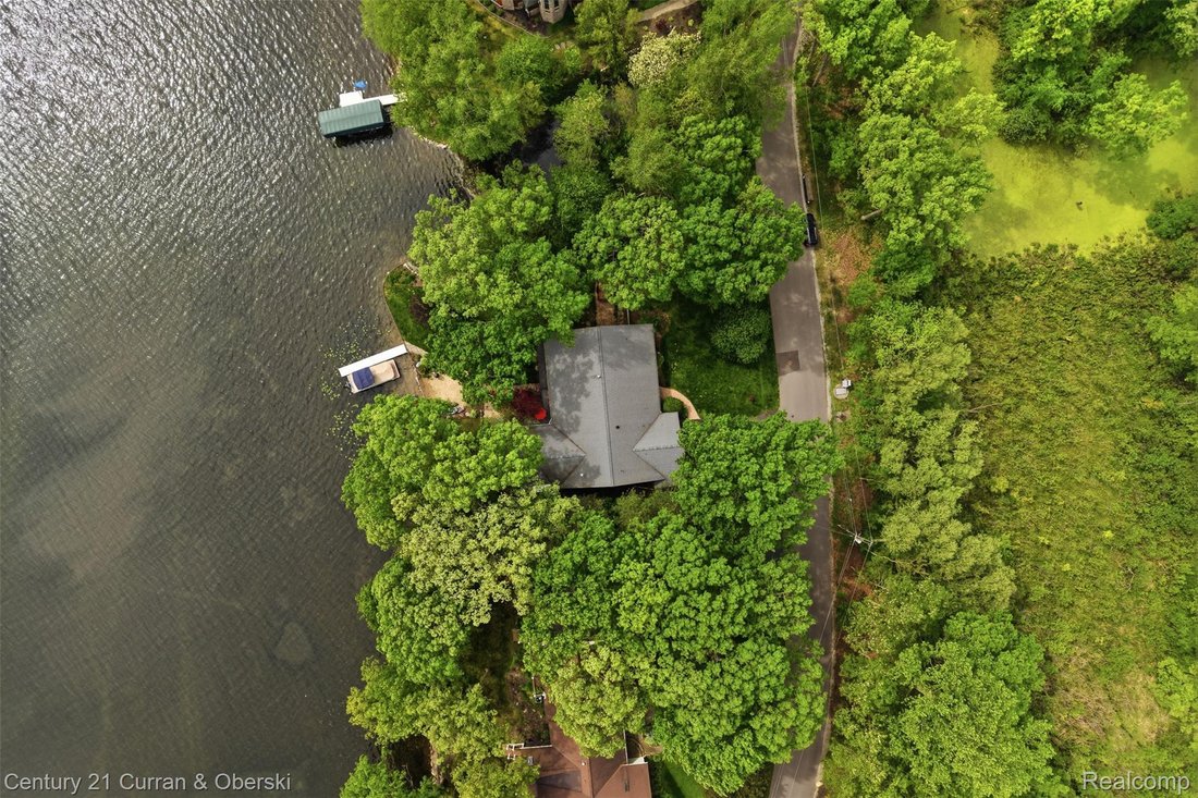 House in Waterford Township, Michigan, United States 4 - 18163476