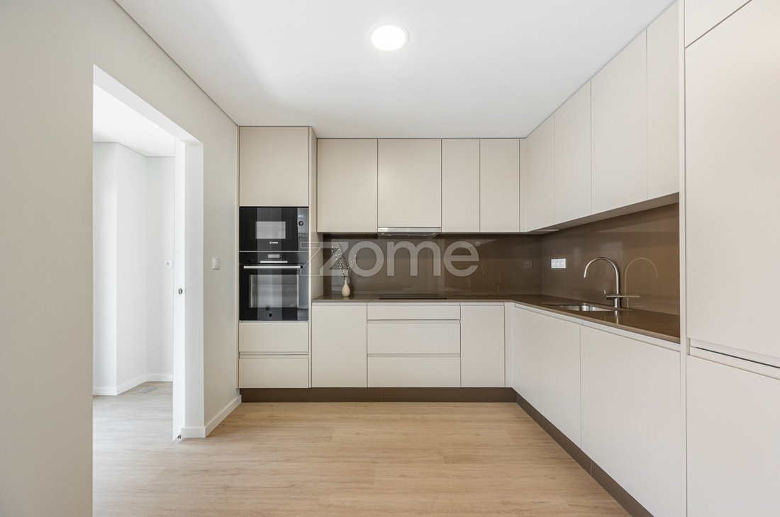 Apartment in Santa Marinha e Sao Pedro da Afurada, Porto District, Portugal 4 - 18161273