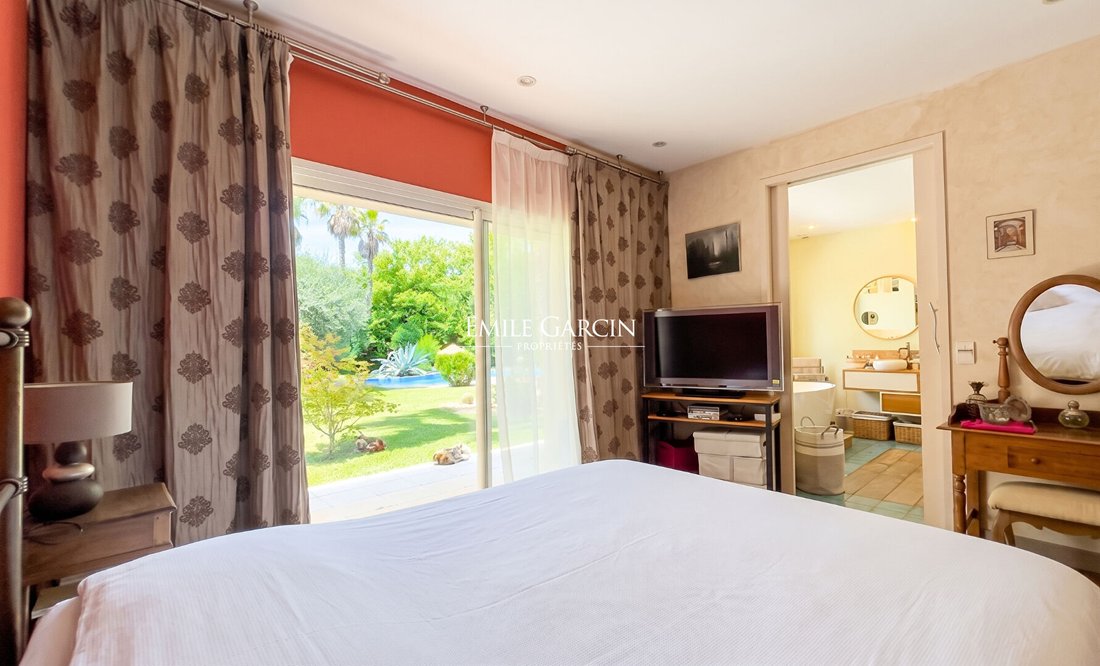 Villa in Saint Julien, Marseille, Provence-Alpes-Côte d'Azur 5 - 18160785