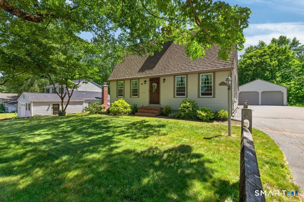 House in Wallingford, Connecticut, United States 4 - 18160372