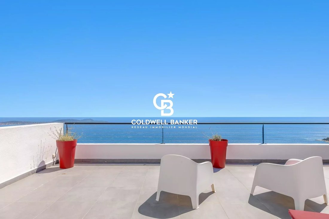 Villa in Hyeres, Provence-Alpes-Côte d'Azur, France 2 - 18156498