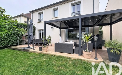 House in Bailly-Romainvilliers, Ile-de-France, France 1