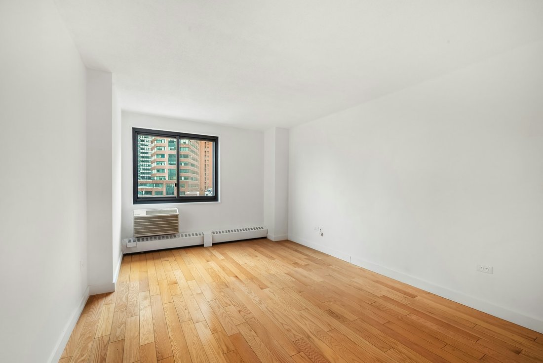 Co Op in New York, New York, United States 3 - 17099611