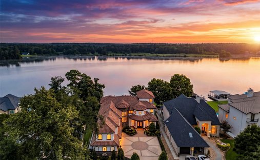 House in Montgomery, Texas, United States 1