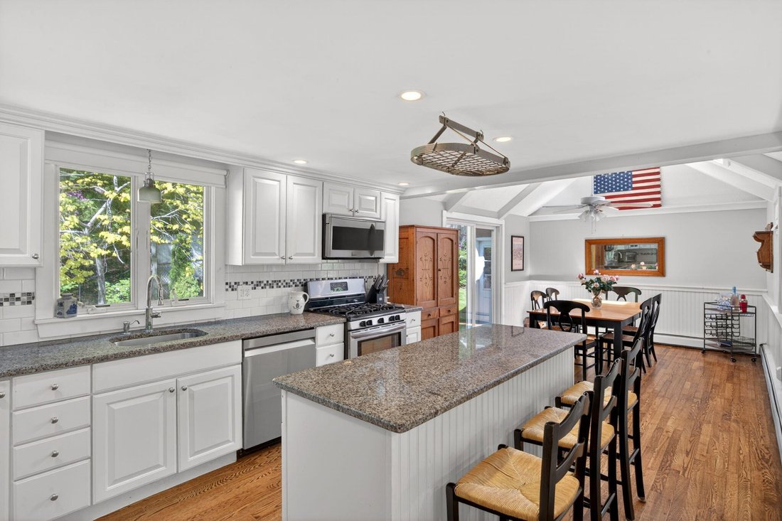 House in Harwich, Massachusetts, United States 2 - 18154078