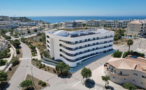 Apartment in Praia De Porto Mós, Sao Goncalo de Lagos, Algarve 1