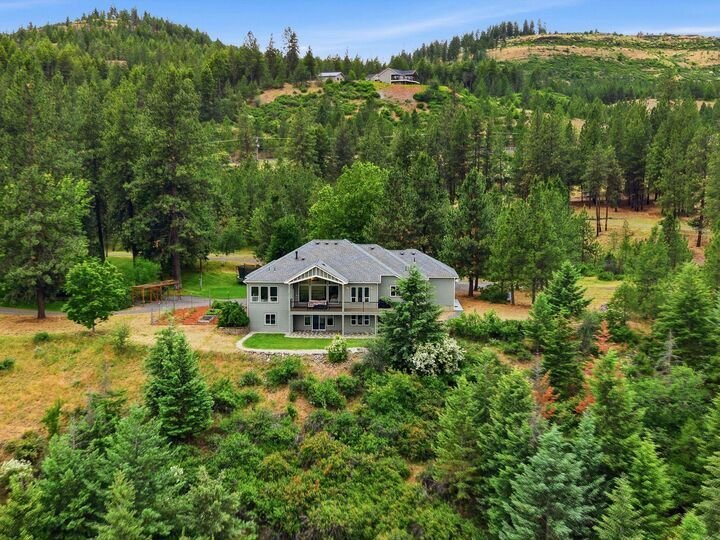 House in Nine Mile Falls, Washington, United States 1 - 18168235